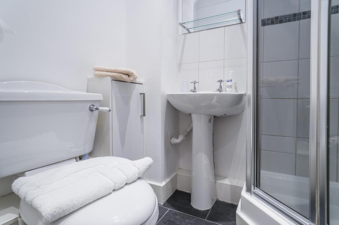 Quiet 1 Bed Pimlico Апартаменты *